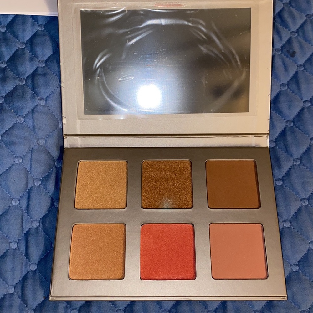 ICONIC LONDON FACE PALLET